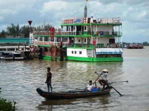 Claironyva-Vietnam-CanTho-bateau-restaurant-et-barque