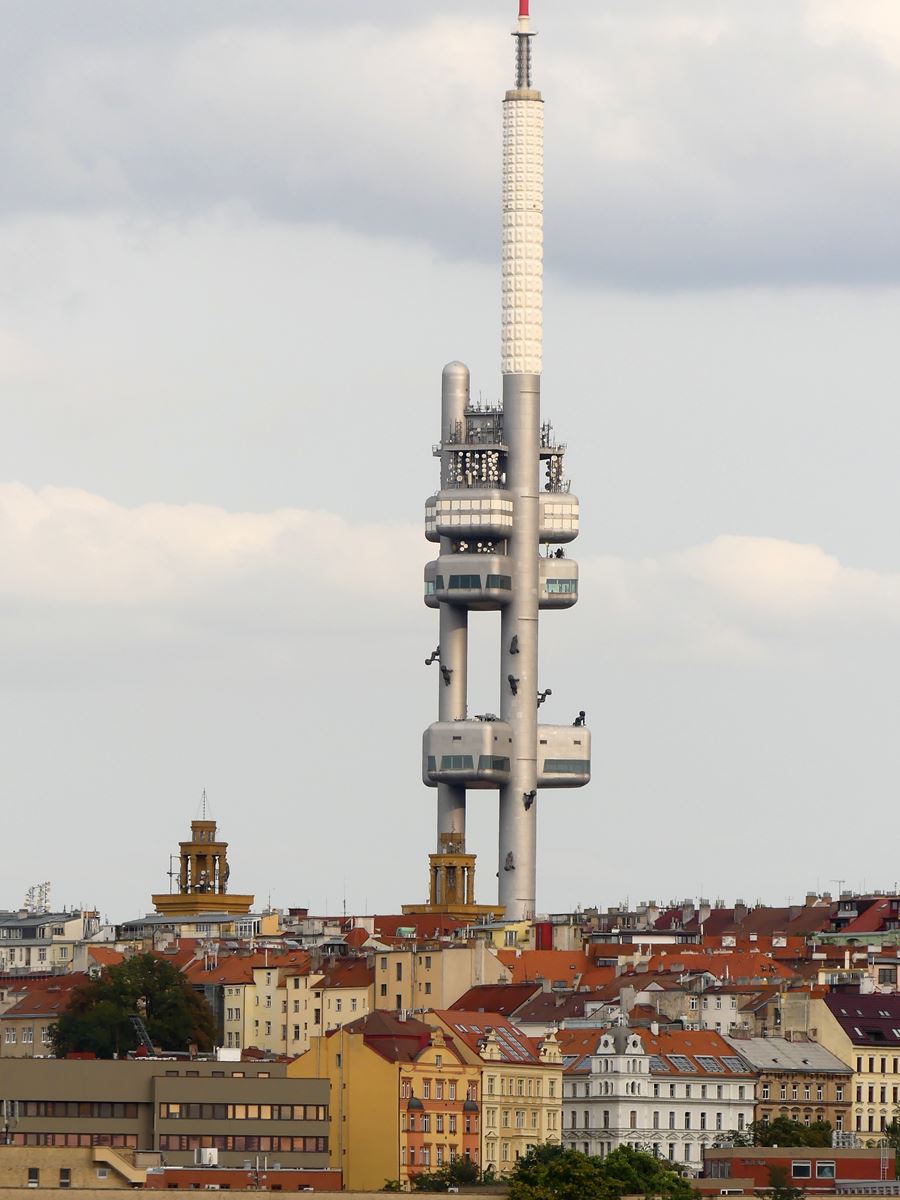 Prague Tour TV Bébés de David Cerny Claironyva