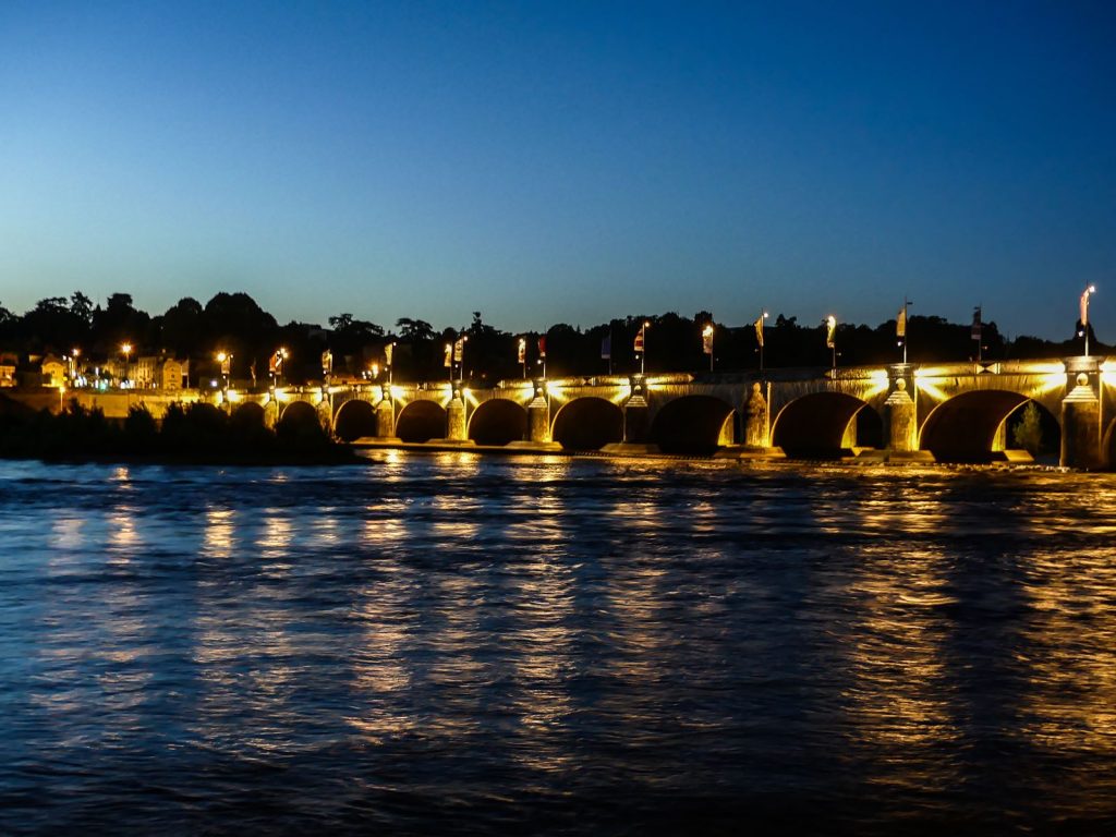 Claironyva Tours by night