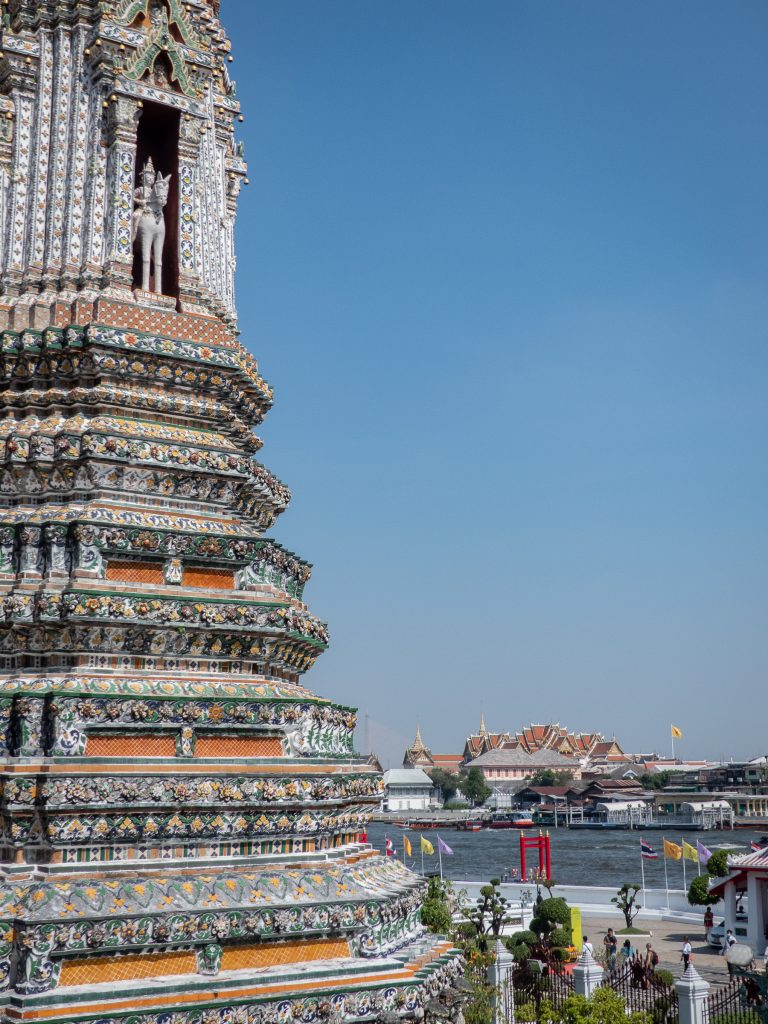 Wat Arun vue sur le Royal Grand Palace - Bangkok - Thailande