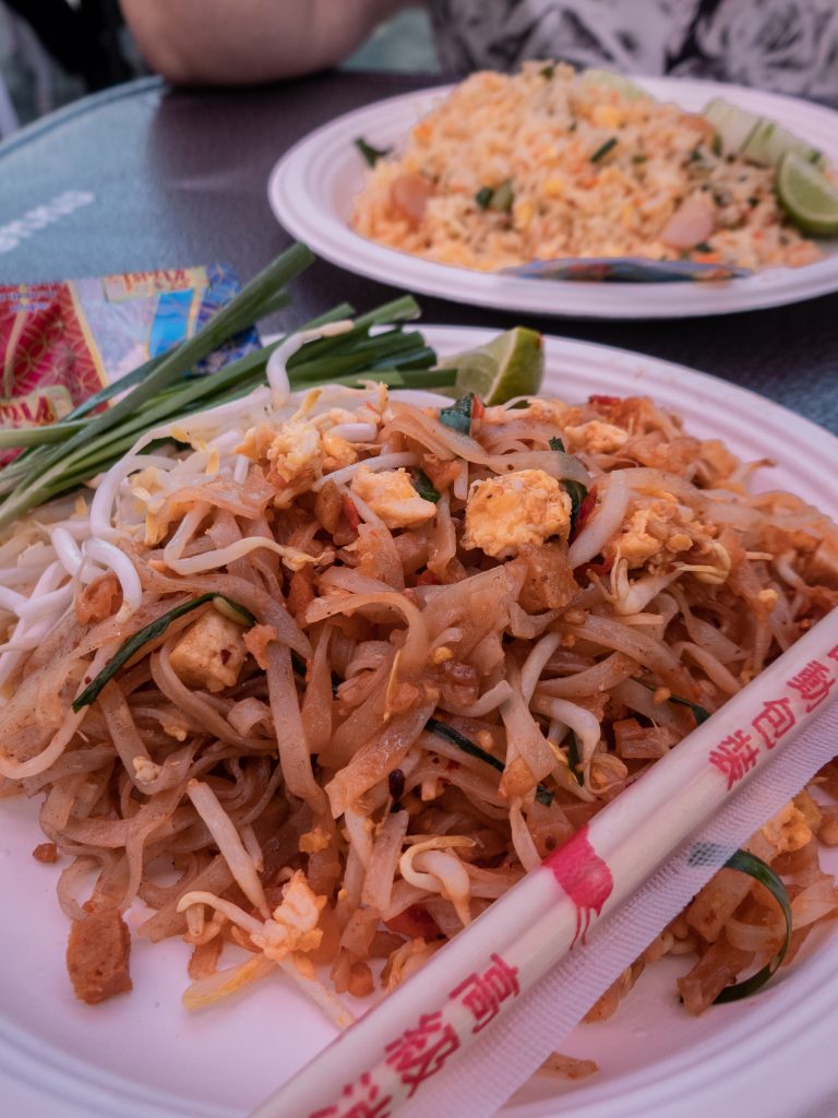 Thaïlande - Flower festival Chiang Rai - petit Pad Thai