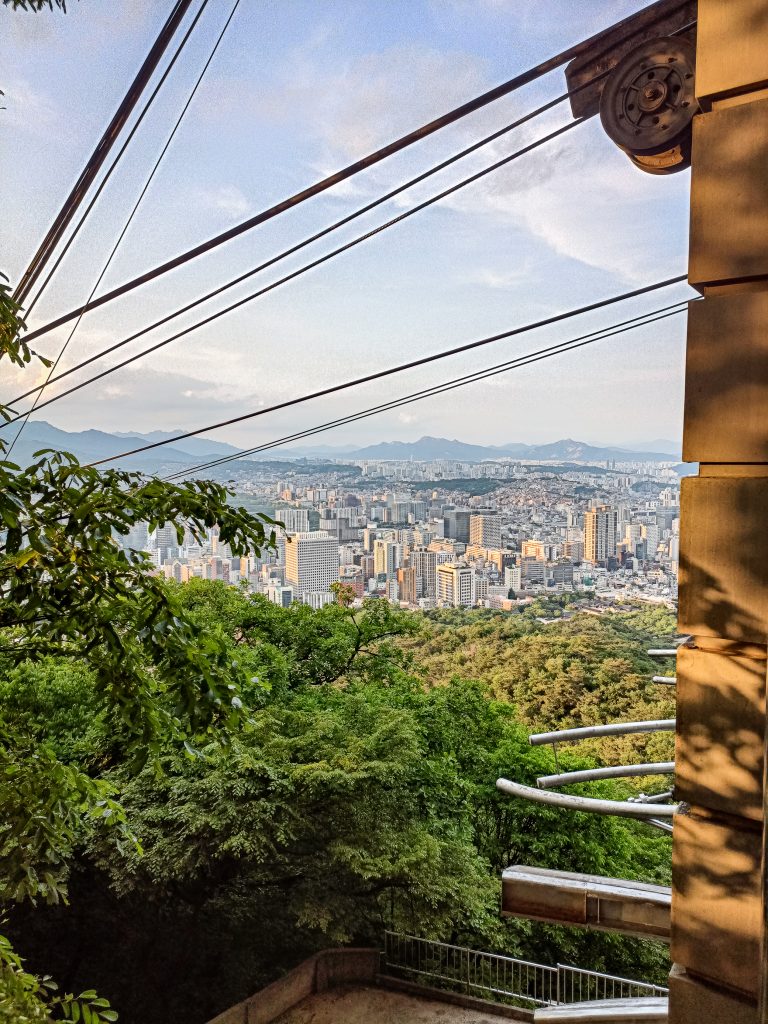 Vue à l'arrivée du téléphirque à Namsan