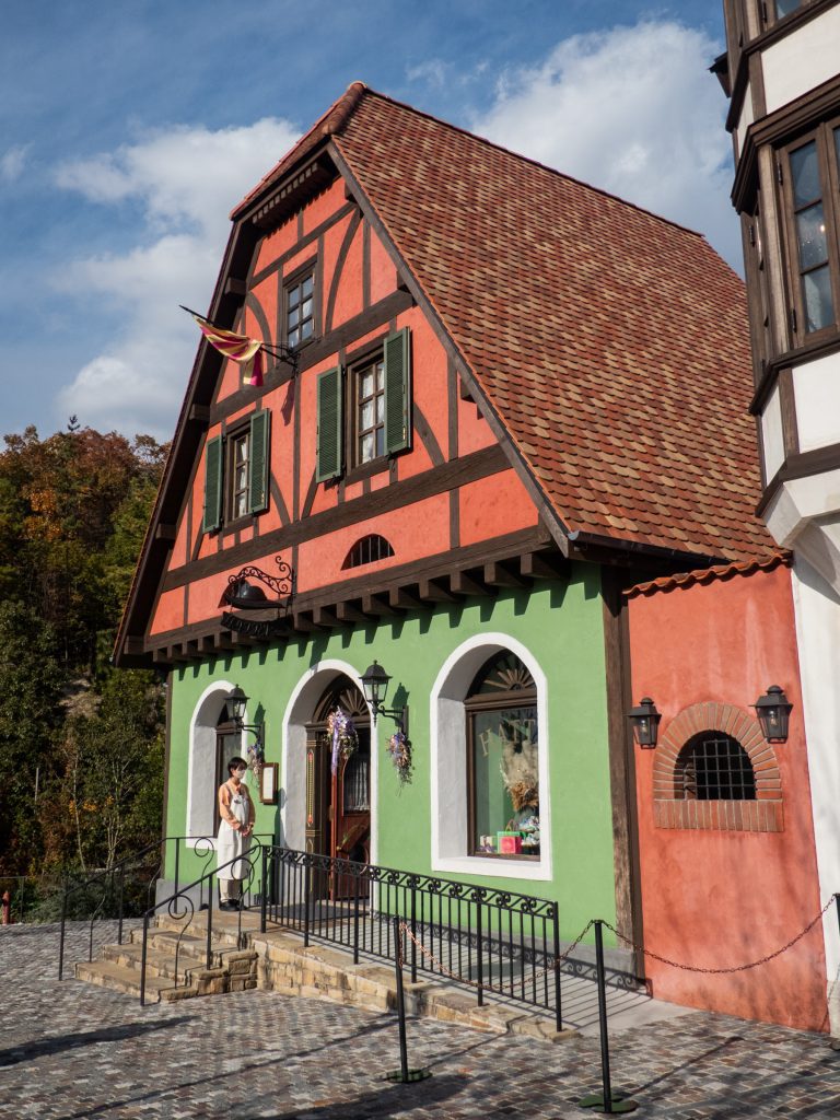 La boutique de chapeaux - vallée des sorcières - parc ghbli