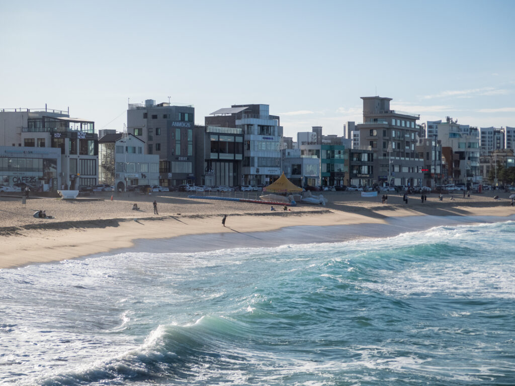 Gangneung - Anmok Beach - coffee street 