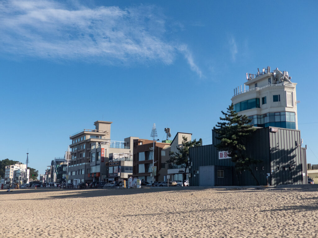 Gangneung - Anmok Beach - coffee street 
