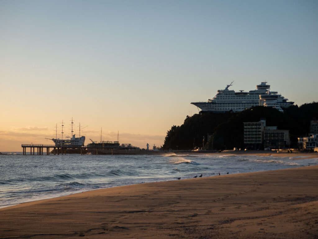 Jeongdongjin Beach et ses hôtels "bateaux"